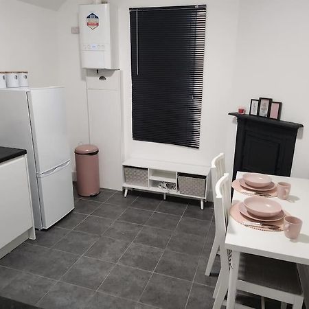 Nice Cosy Flat. Walking Distance To City นอตติงแฮม ภายนอก รูปภาพ