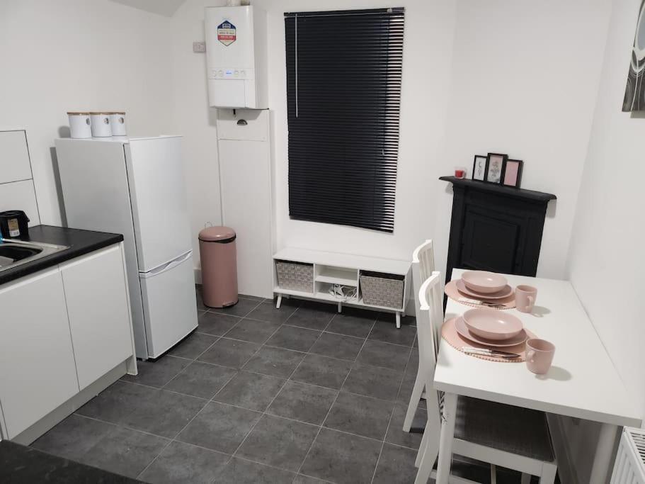 Nice Cosy Flat. Walking Distance To City นอตติงแฮม ภายนอก รูปภาพ