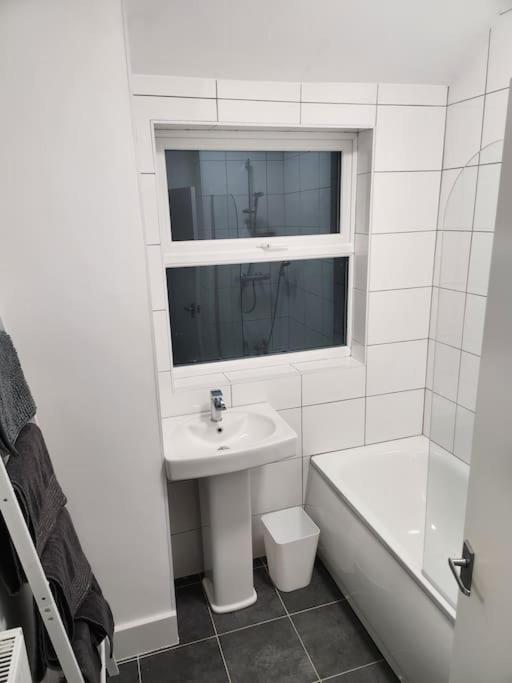 Nice Cosy Flat. Walking Distance To City นอตติงแฮม ภายนอก รูปภาพ